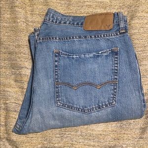 Men’s American Eagle low rise boot jeans
